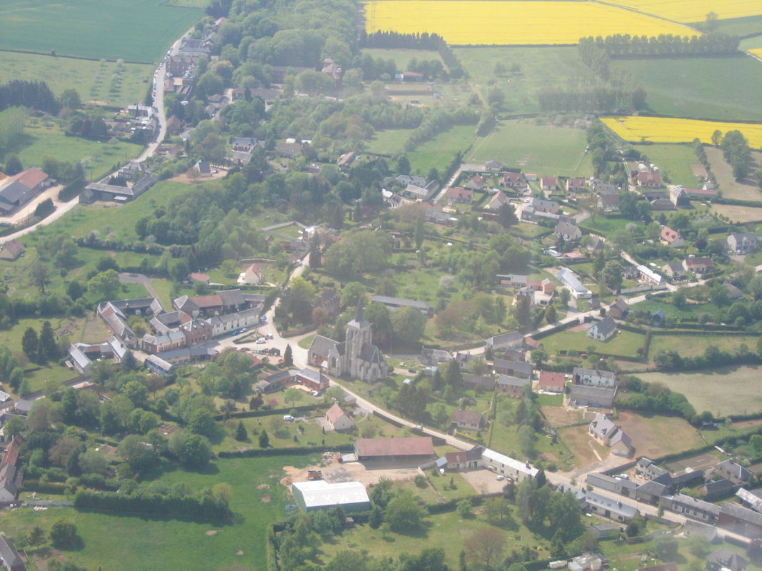 Un-p-tit-village-dans-le-Beauvaisis.jpg
