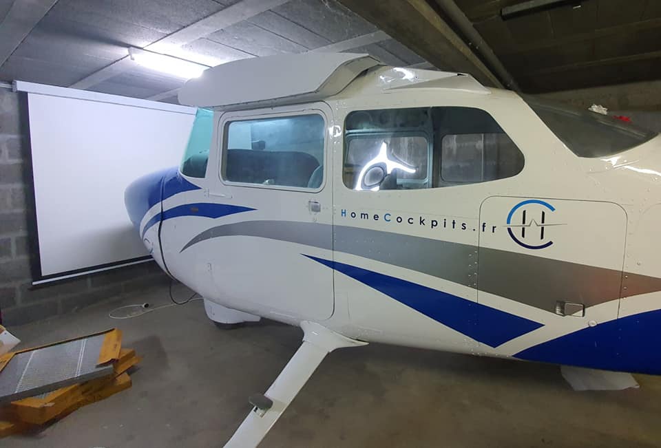 cockpit1.jpg